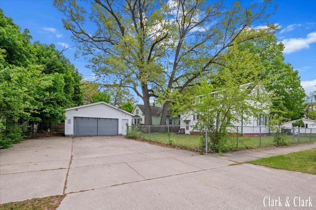 720 Hill Avenue, Muskegon, MI 49442