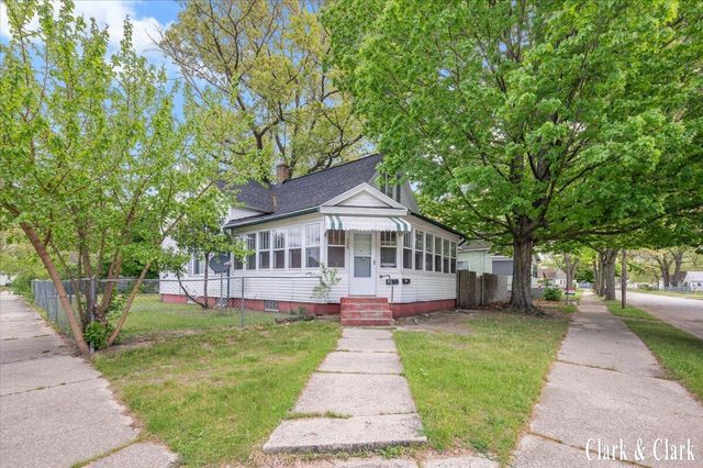 720 Hill Avenue, Muskegon, MI 49442
