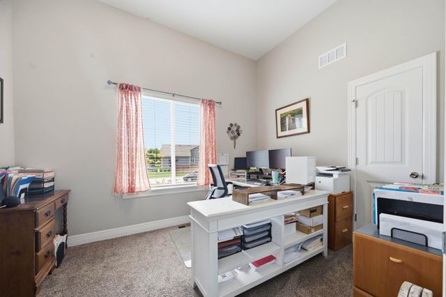 6410 S Jade Ct, Derby, KS 67037