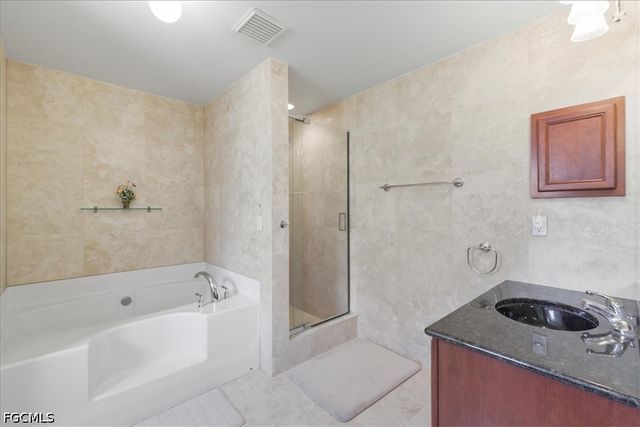 8141 Liriope LOOP, Lehigh Acres, FL 33972