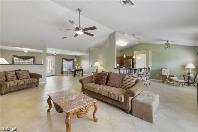 8141 Liriope LOOP, Lehigh Acres, FL 33972
