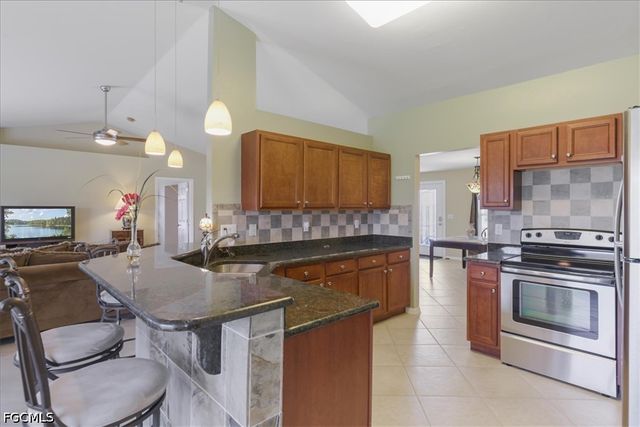 8141 Liriope LOOP, Lehigh Acres, FL 33972