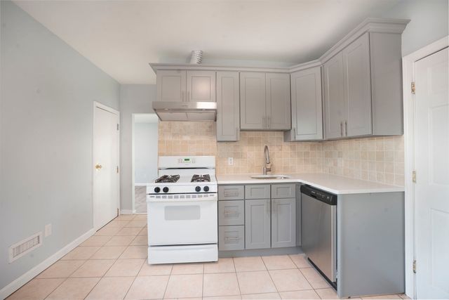 46 Wyllis Ave 2, Everett, MA 02149