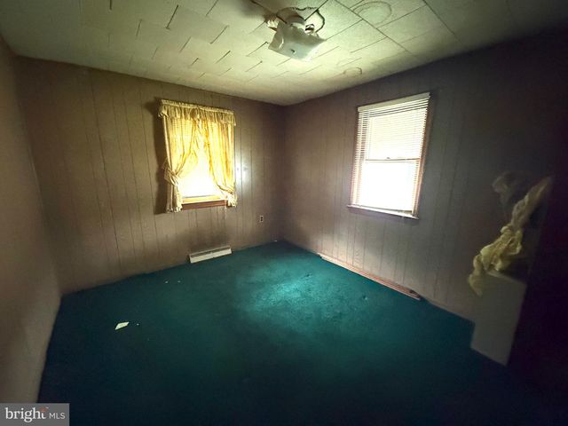 125 SIXTH AVE, Carneys Point, NJ 08069