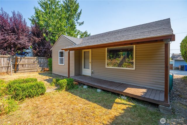 9802 35th Avenue SW, Seattle, WA 98126