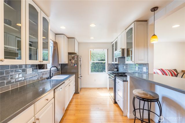 9802 35th Avenue SW, Seattle, WA 98126