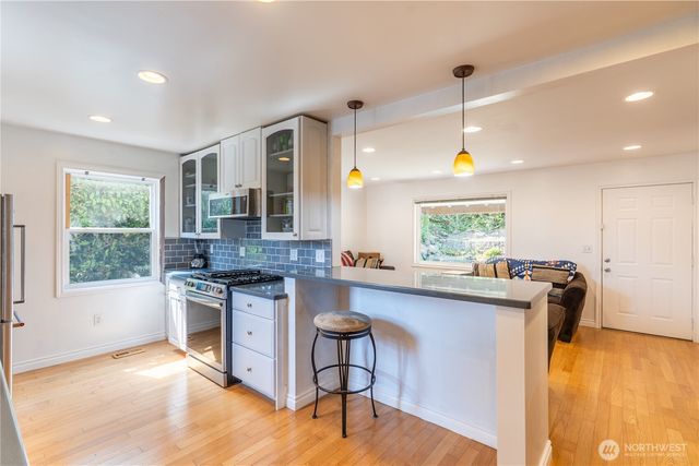 9802 35th Avenue SW, Seattle, WA 98126