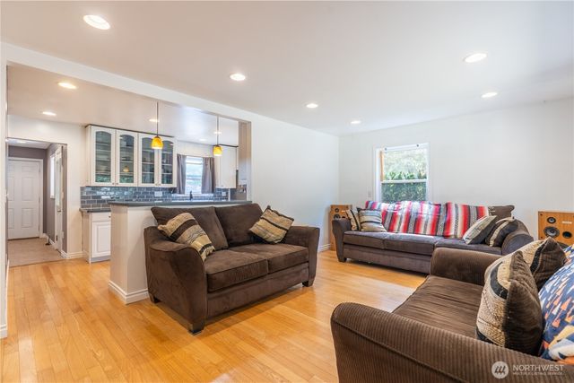 9802 35th Avenue SW, Seattle, WA 98126