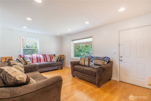 9802 35th Avenue SW, Seattle, WA 98126
