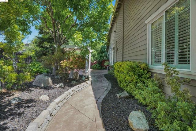 179 E Country Club Dr, Brentwood, CA 94513