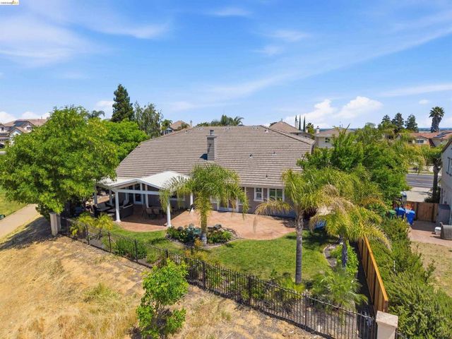 179 E Country Club Dr, Brentwood, CA 94513