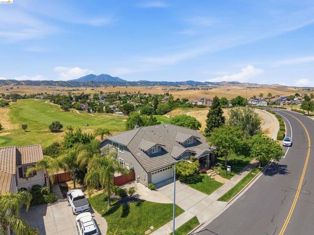 179 E Country Club Dr, Brentwood, CA 94513