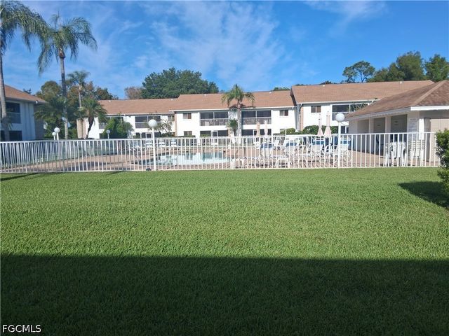 59 Camelot Gardens BLVD 109, Lehigh Acres, FL 33936