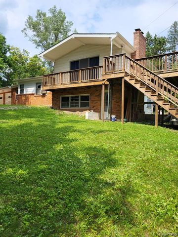 4662 N Lapeer Road, Columbiaville, MI 48421