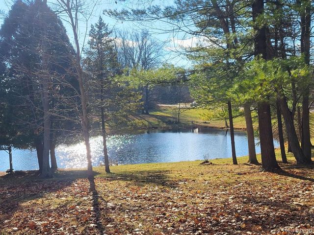 4662 N Lapeer Road, Columbiaville, MI 48421