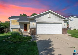 5500 W Pineridge Dr, Sioux Falls, SD 57107