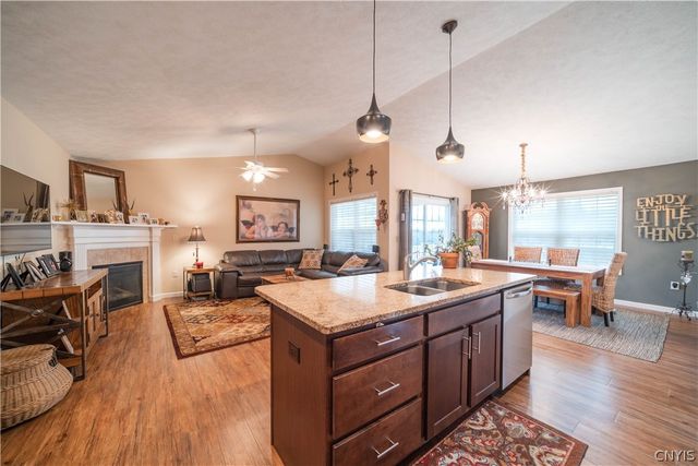 16 Laurens Way, Lysander, NY 13027