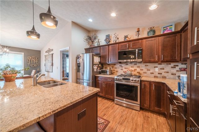 16 Laurens Way, Lysander, NY 13027