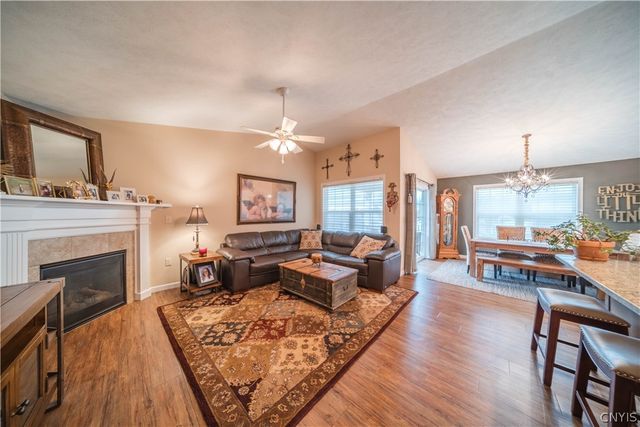 16 Laurens Way, Lysander, NY 13027