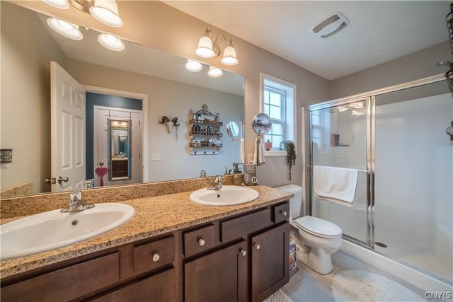 16 Laurens Way, Lysander, NY 13027