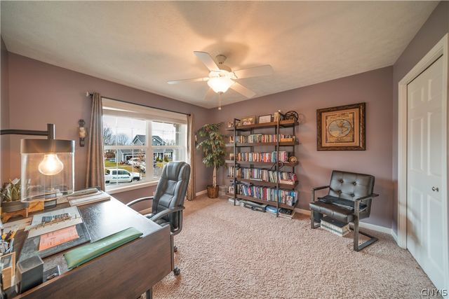 16 Laurens Way, Lysander, NY 13027