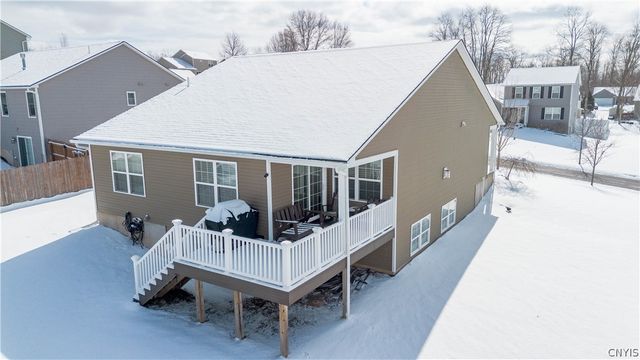 16 Laurens Way, Lysander, NY 13027