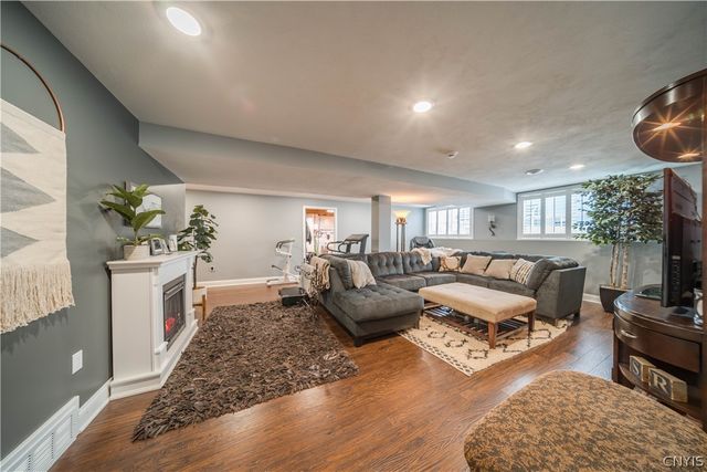 16 Laurens Way, Lysander, NY 13027