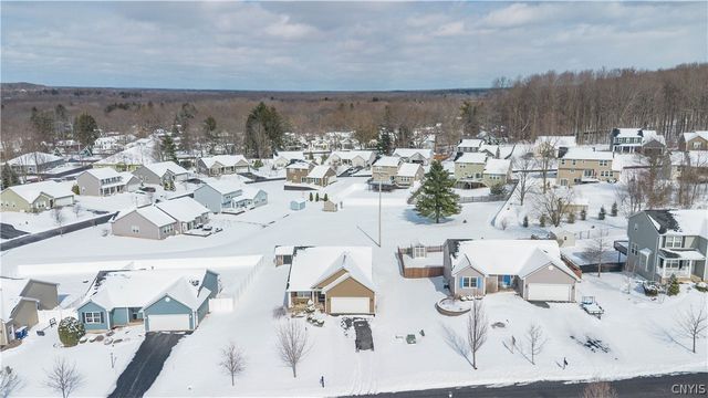 16 Laurens Way, Lysander, NY 13027