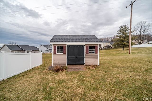 16 Laurens Way, Lysander, NY 13027