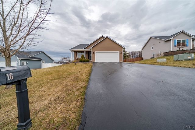 16 Laurens Way, Lysander, NY 13027