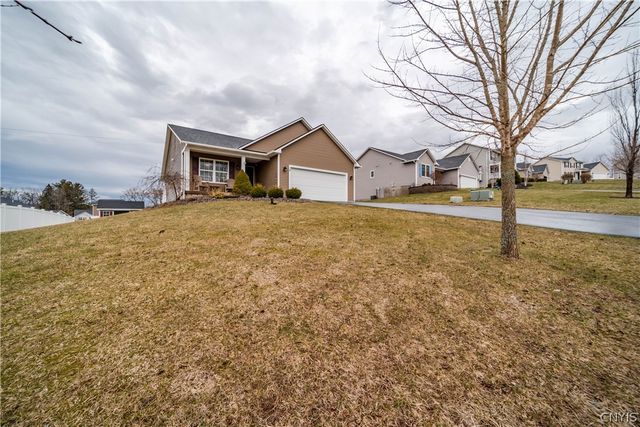 16 Laurens Way, Lysander, NY 13027