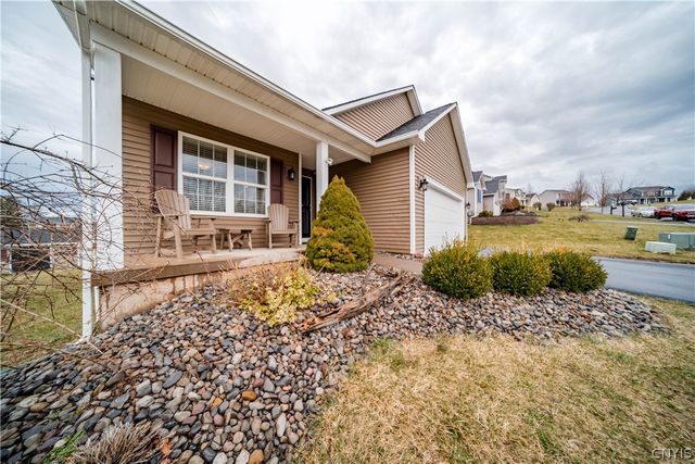 16 Laurens Way, Lysander, NY 13027