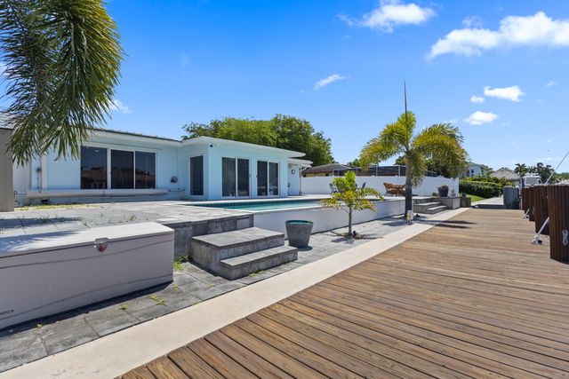2333 SE 11TH Street, Pompano Beach, FL 33062