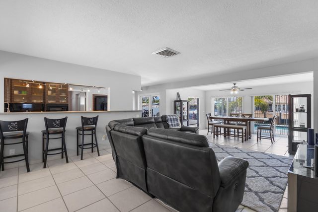 2333 SE 11TH Street, Pompano Beach, FL 33062
