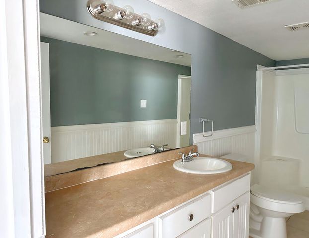 2530 W Elm Street, Denison, TX 75020