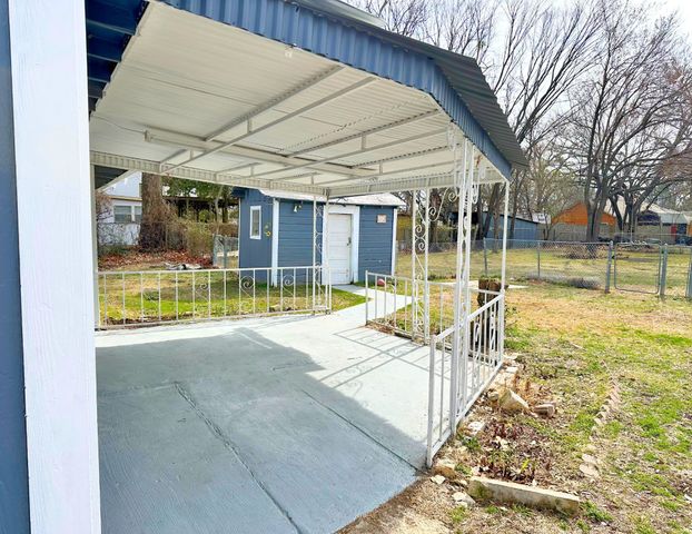 2530 W Elm Street, Denison, TX 75020