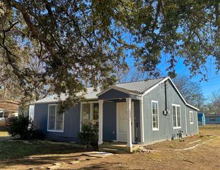 2530 W Elm Street, Denison, TX 75020