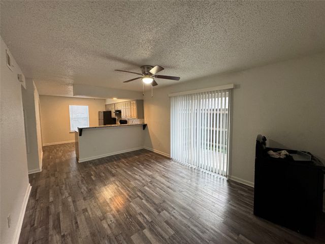 762 E Warrior Trail A, Grand Prairie, TX 75052