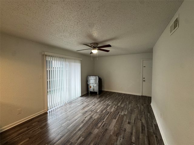 762 E Warrior Trail A, Grand Prairie, TX 75052