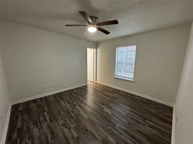 762 E Warrior Trail A, Grand Prairie, TX 75052