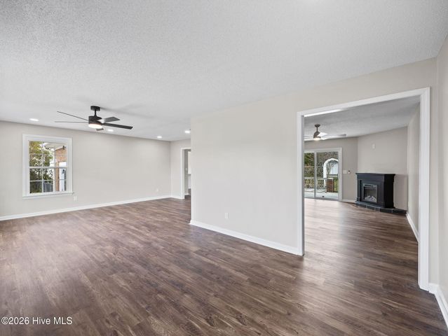 404 Maplehurst Drive, Jacksonville, NC 28540