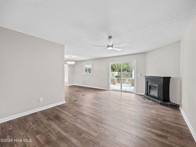 404 Maplehurst Drive, Jacksonville, NC 28540