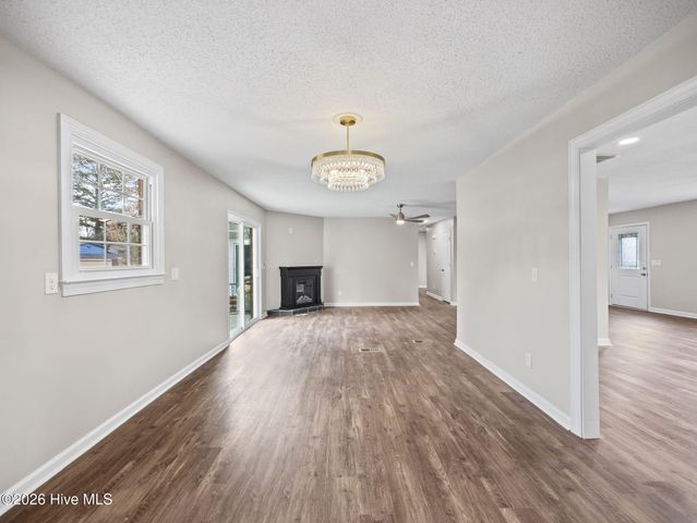 404 Maplehurst Drive, Jacksonville, NC 28540