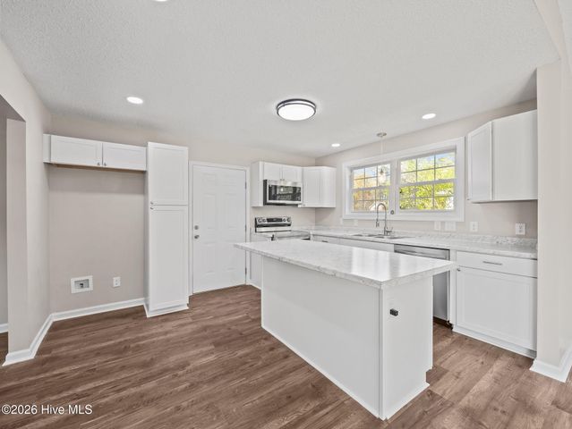 404 Maplehurst Drive, Jacksonville, NC 28540