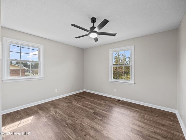 404 Maplehurst Drive, Jacksonville, NC 28540