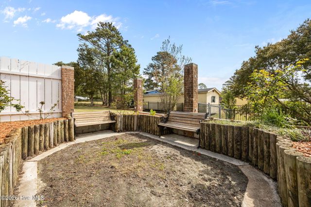 404 Maplehurst Drive, Jacksonville, NC 28540