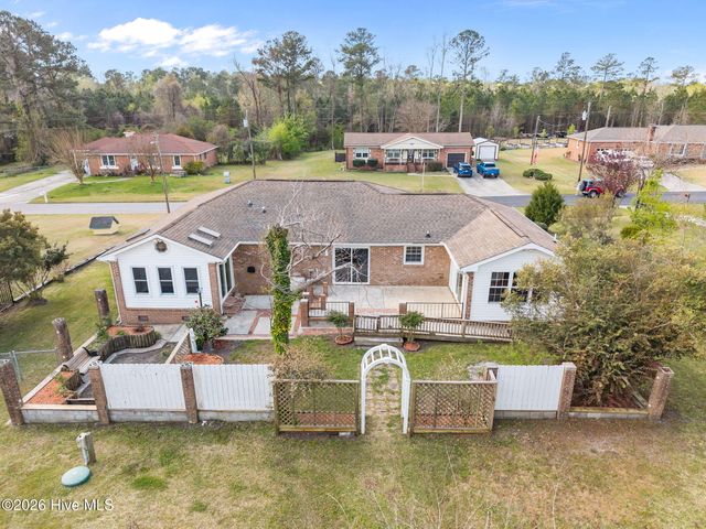 404 Maplehurst Drive, Jacksonville, NC 28540