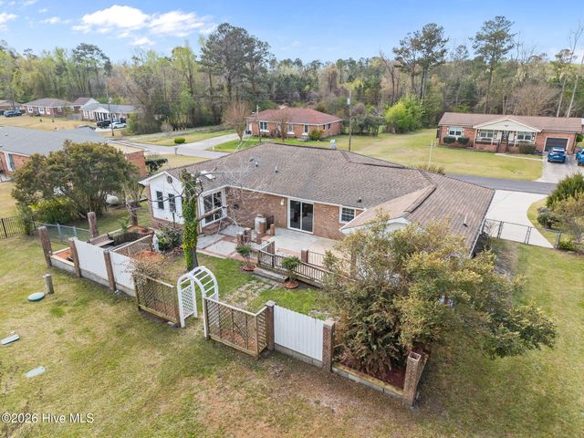 404 Maplehurst Drive, Jacksonville, NC 28540