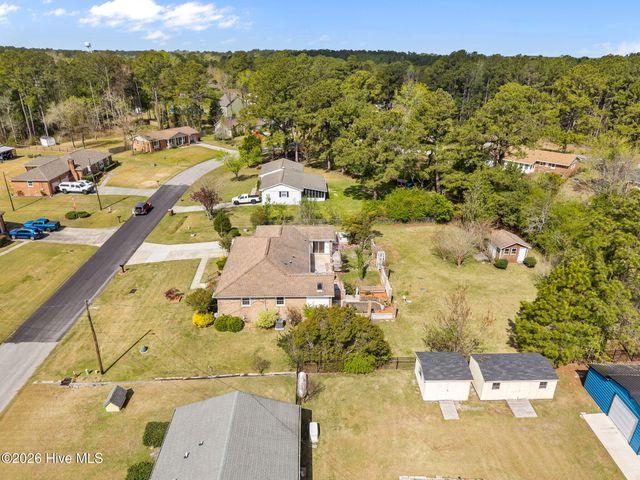 404 Maplehurst Drive, Jacksonville, NC 28540