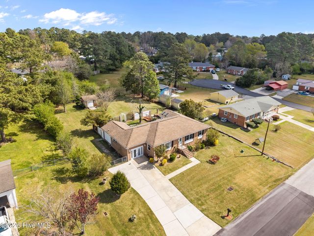 404 Maplehurst Drive, Jacksonville, NC 28540